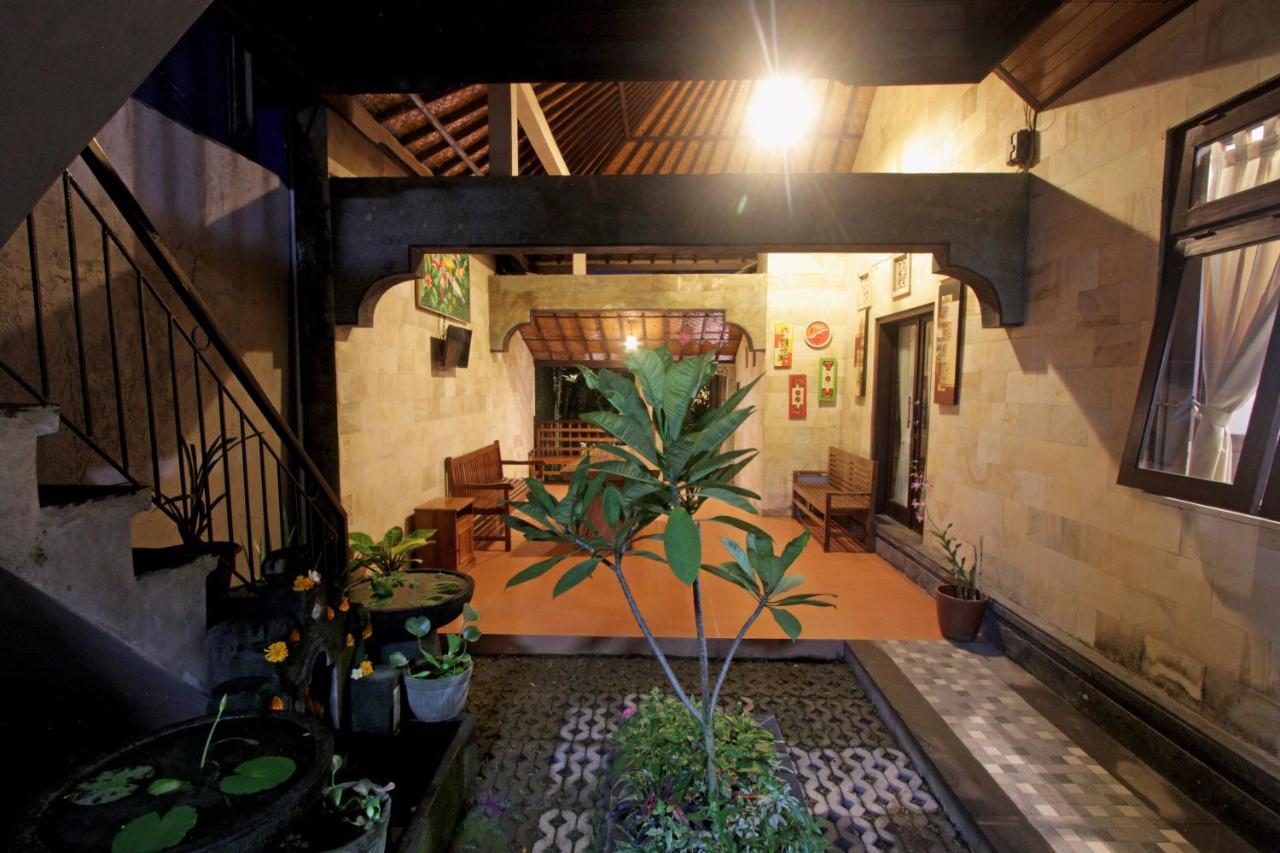 Sari House Ubud - Balinese Style Homestay エクステリア 写真