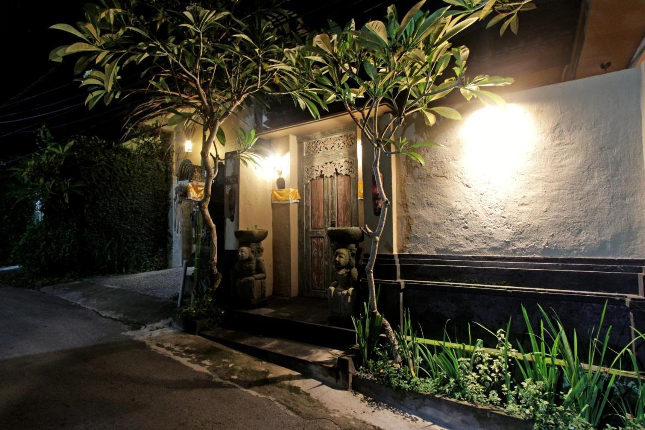 Sari House Ubud - Balinese Style Homestay エクステリア 写真