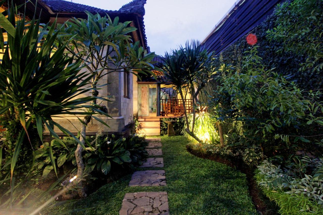 Sari House Ubud - Balinese Style Homestay エクステリア 写真